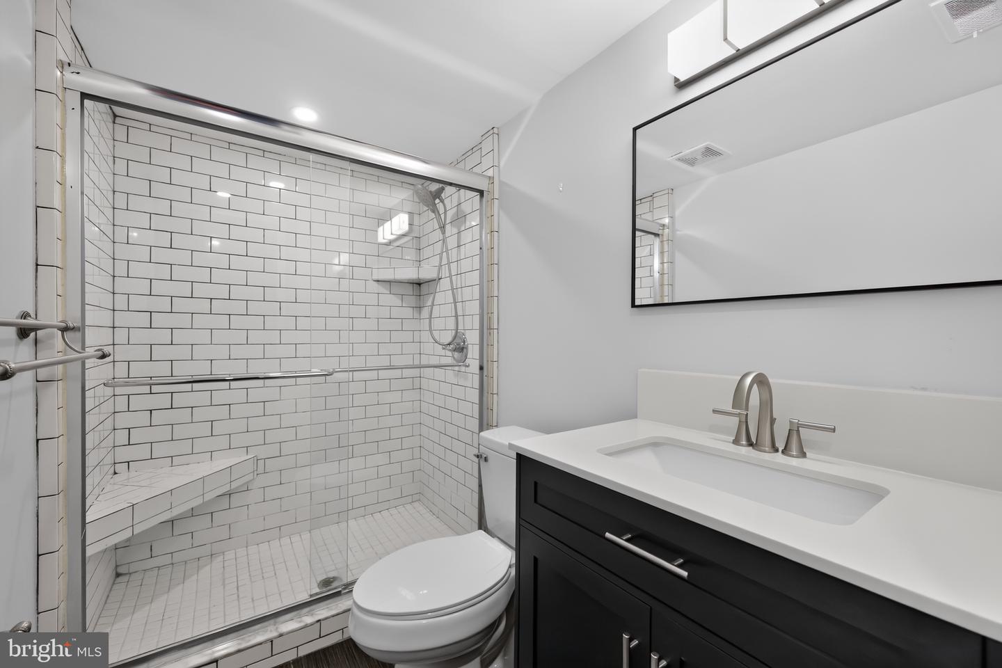 1828 Green St #2f Property Photo 9