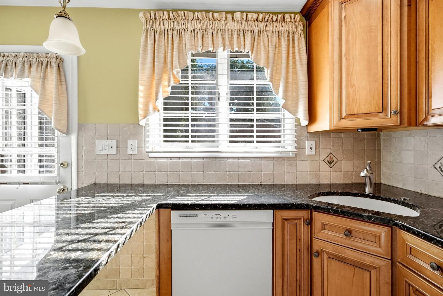801 Southampton Rd Property Photo 18