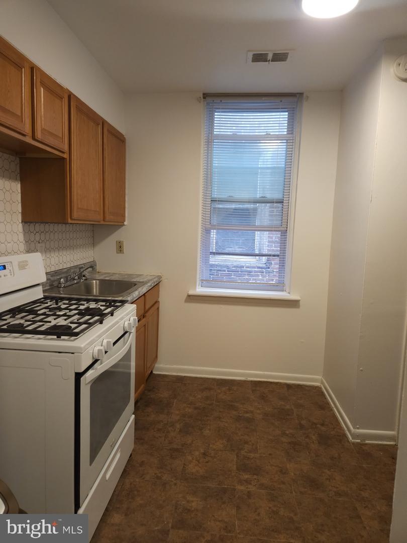 1332 Wagner Ave #c Property Photo 3