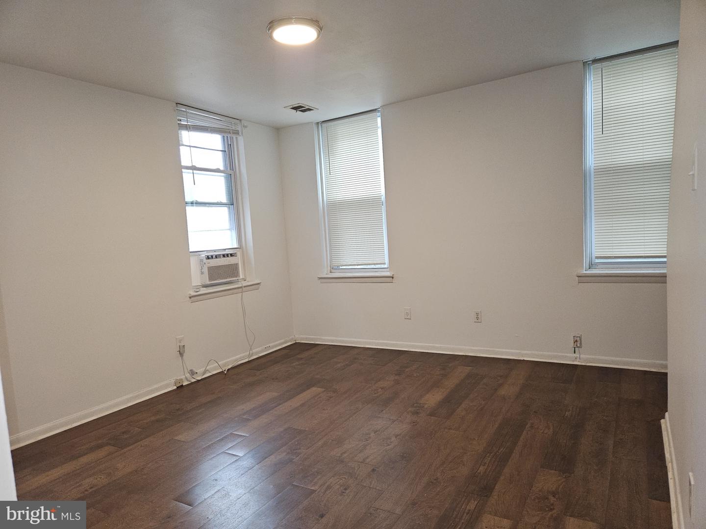 1332 Wagner Ave #c Property Photo 5