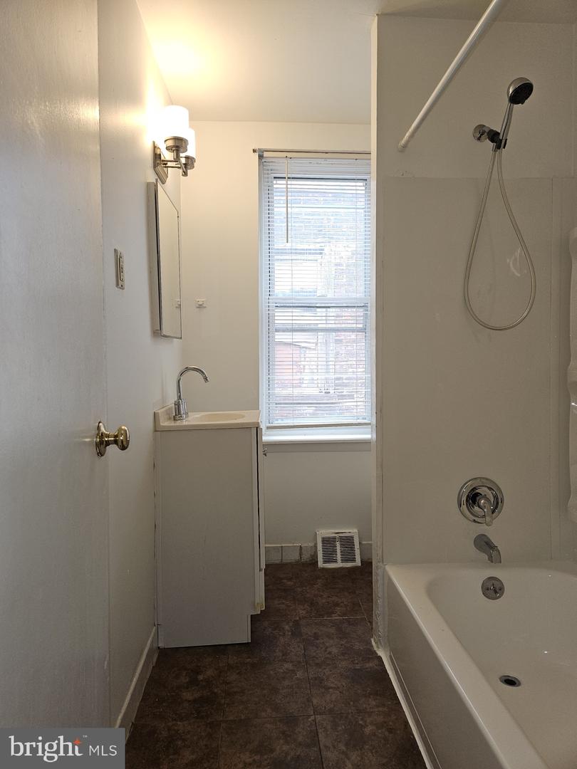 1332 Wagner Ave #c Property Photo 8