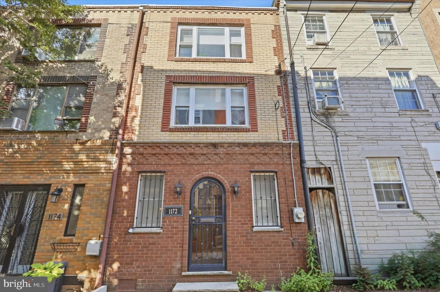 1172 S Darien St Property Photo 1