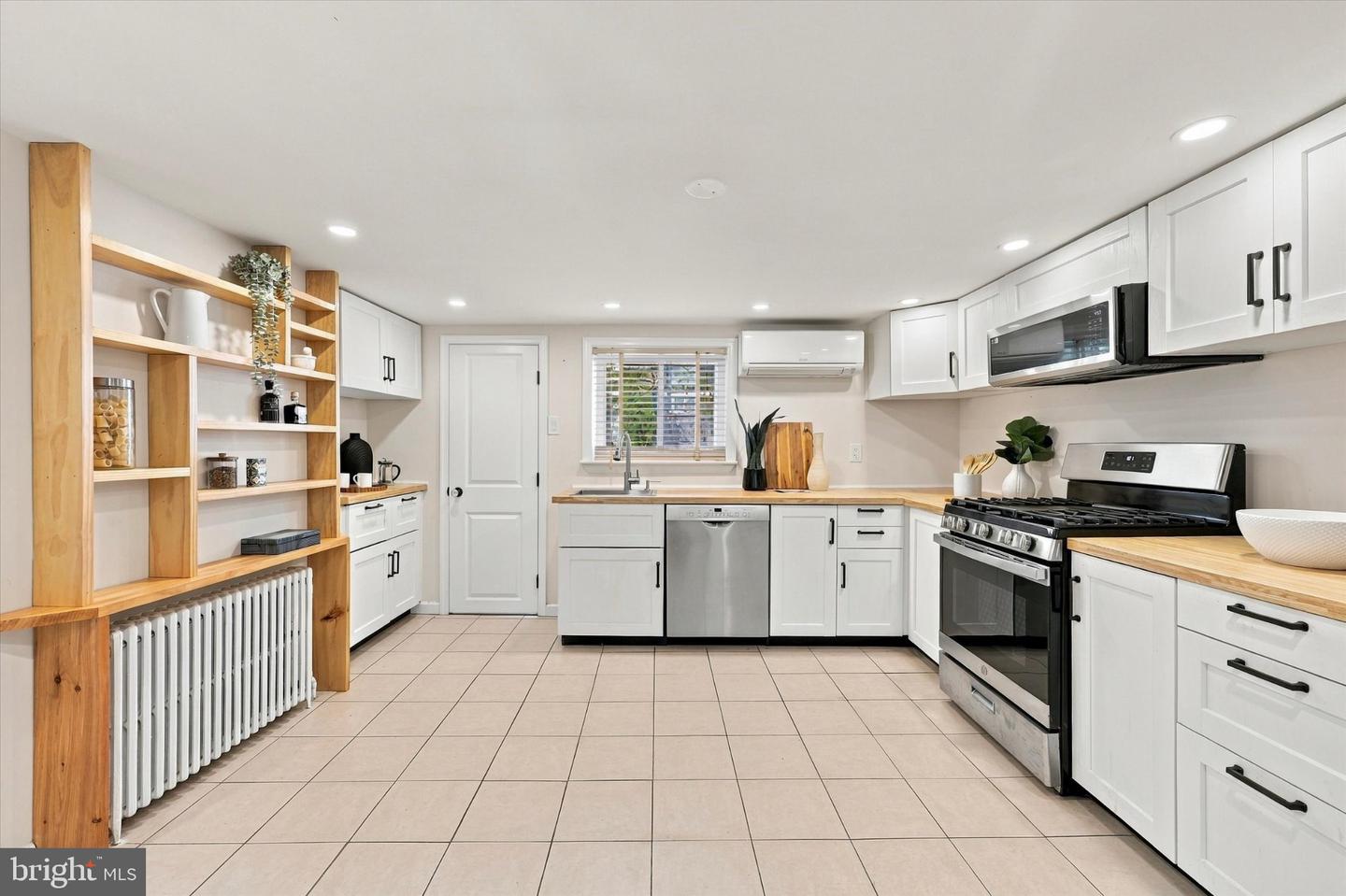 1172 S Darien St Property Photo 13
