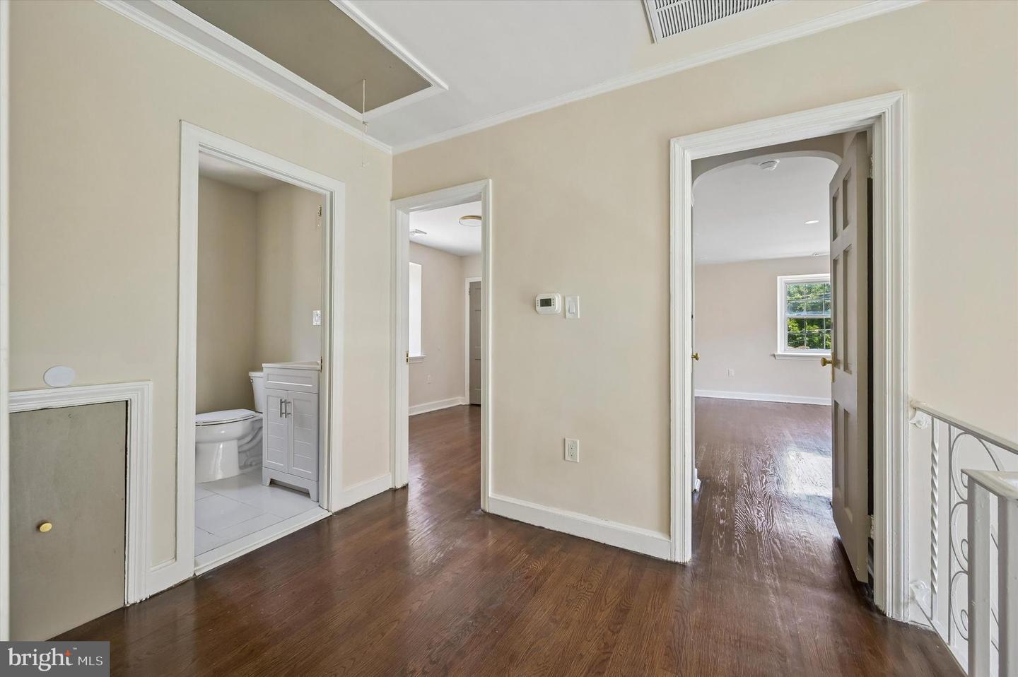 2404 Golf Rd Property Photo 10