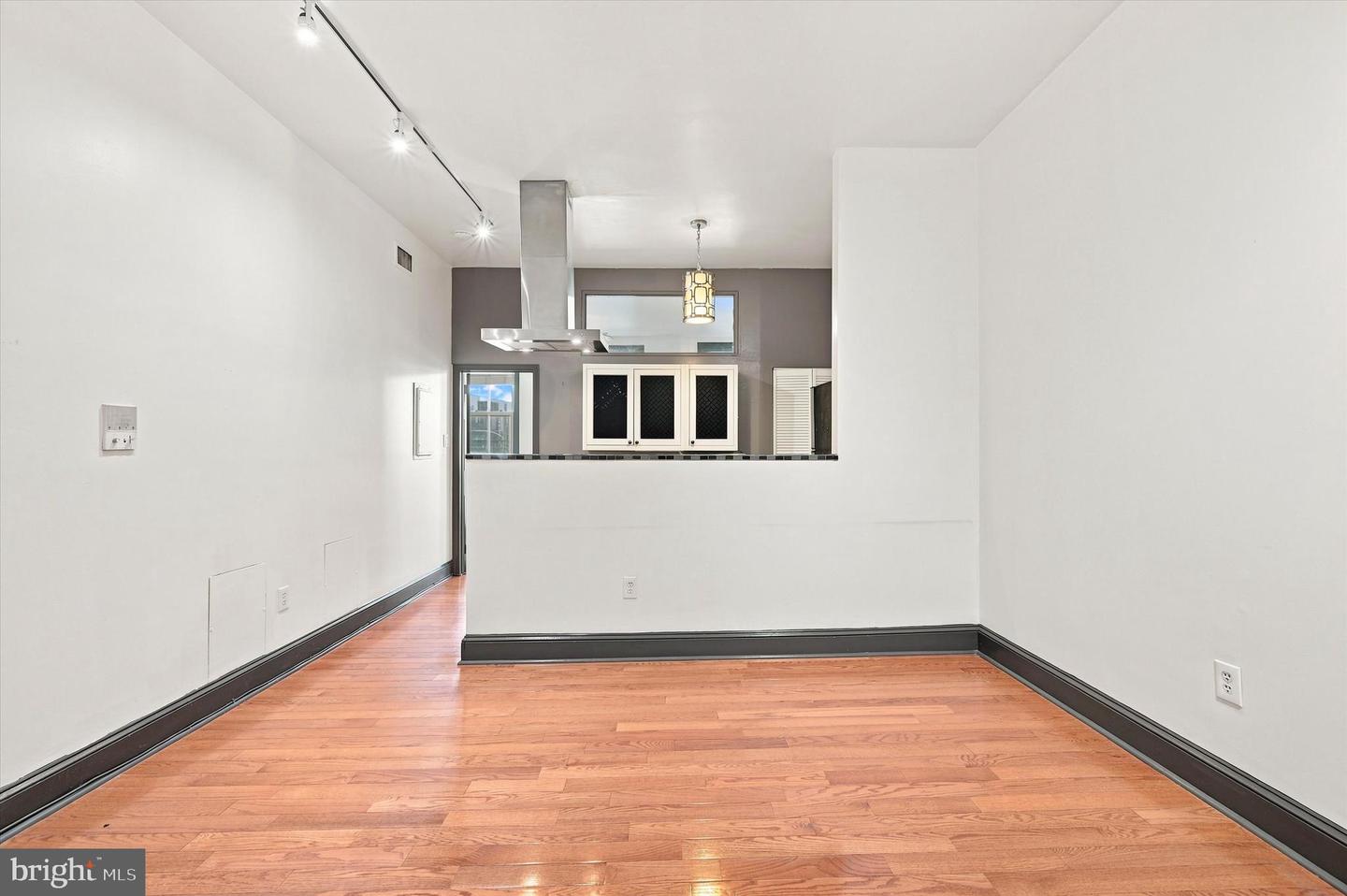 1914 Fairmount Ave #2 Property Photo 3