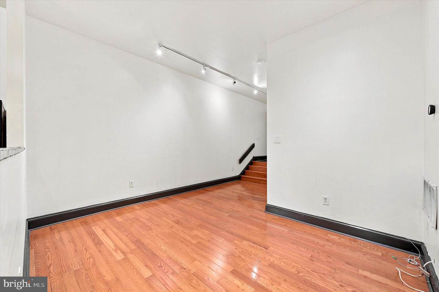 1914 Fairmount Ave #2 Property Photo 4