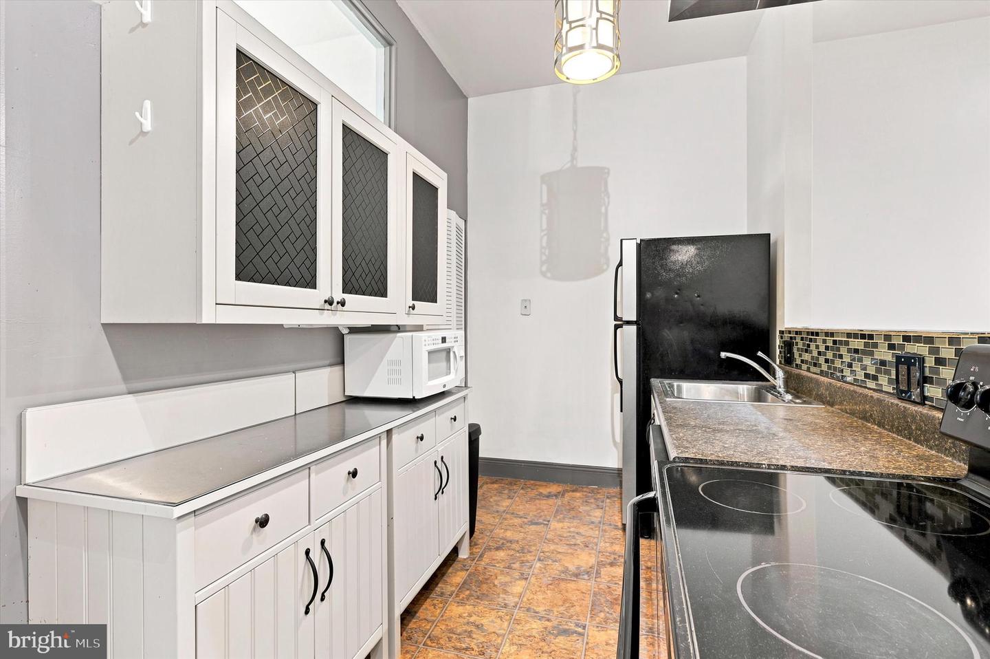 1914 Fairmount Ave #2 Property Photo 6