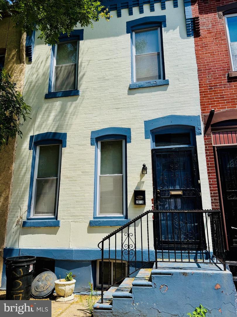 2015 N Gratz St Property Photo 2