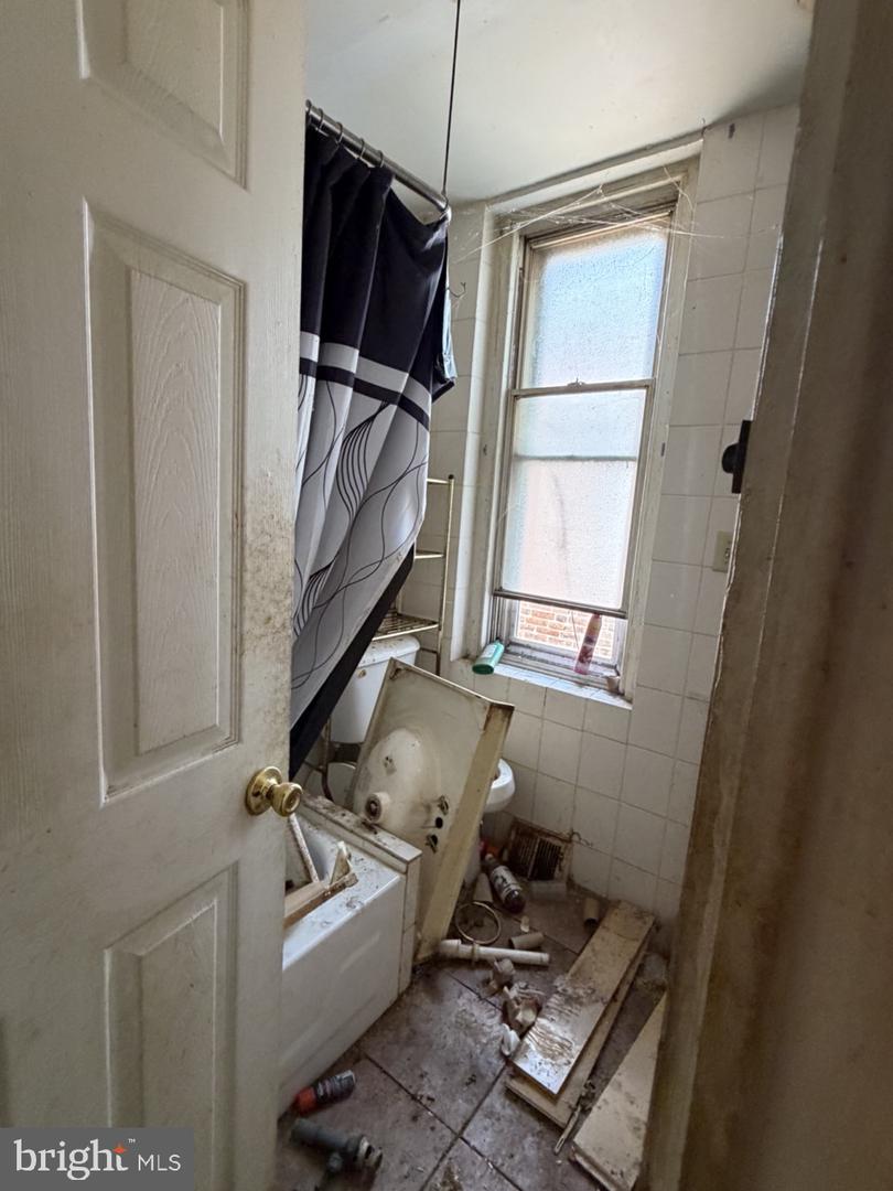 2542 N 31st St Property Photo 14