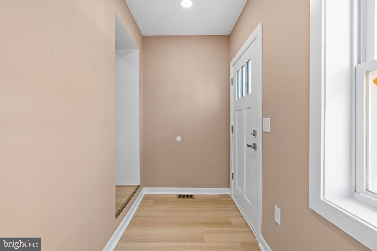 2131 S Alden St Property Photo 4