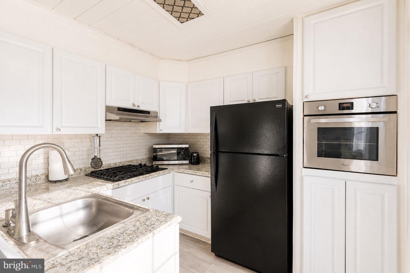 10916 Modena Pl Property Photo 11
