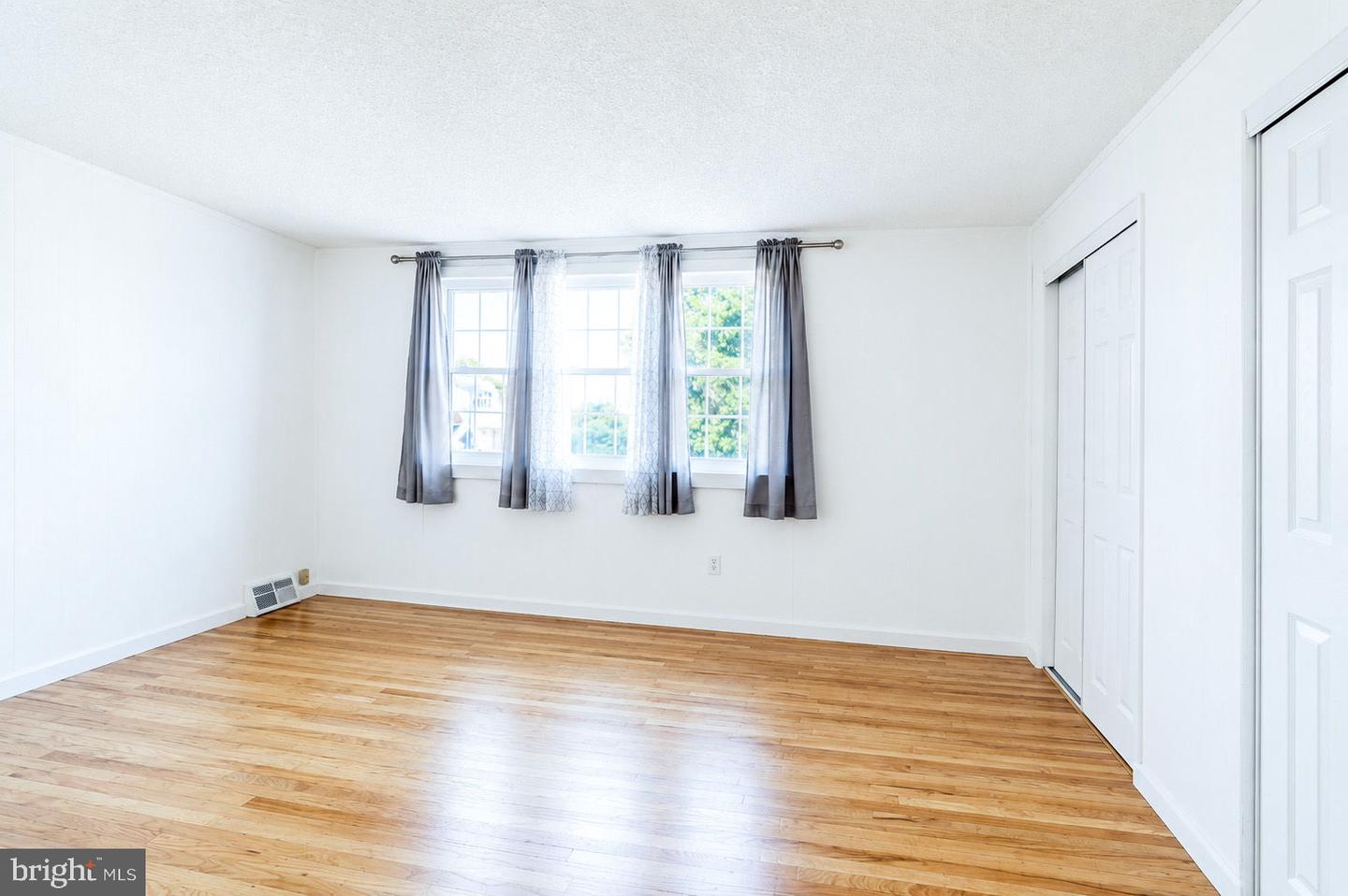 10916 Modena Pl Property Photo 14