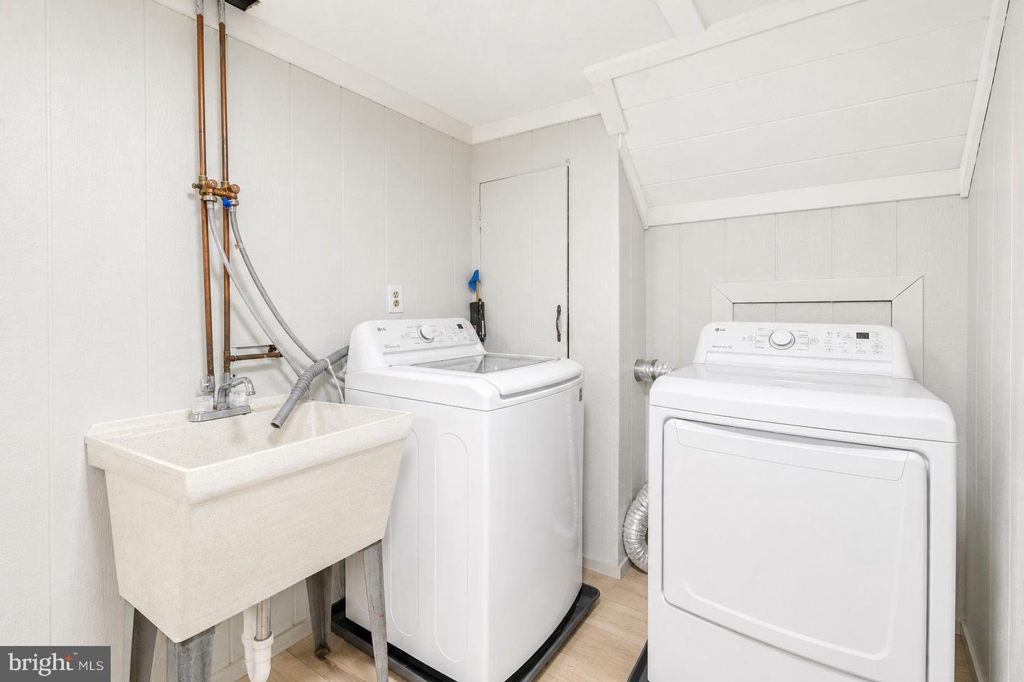 10916 Modena Pl Property Photo 28