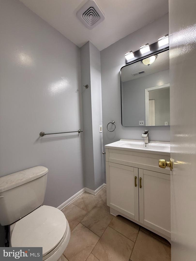 2611 S 9th St #2 Property Photo 6