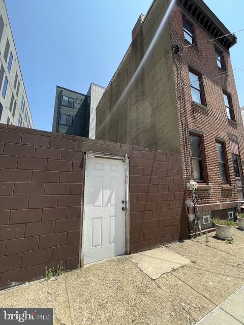 1137-39 E Dunton St Property Photo 3