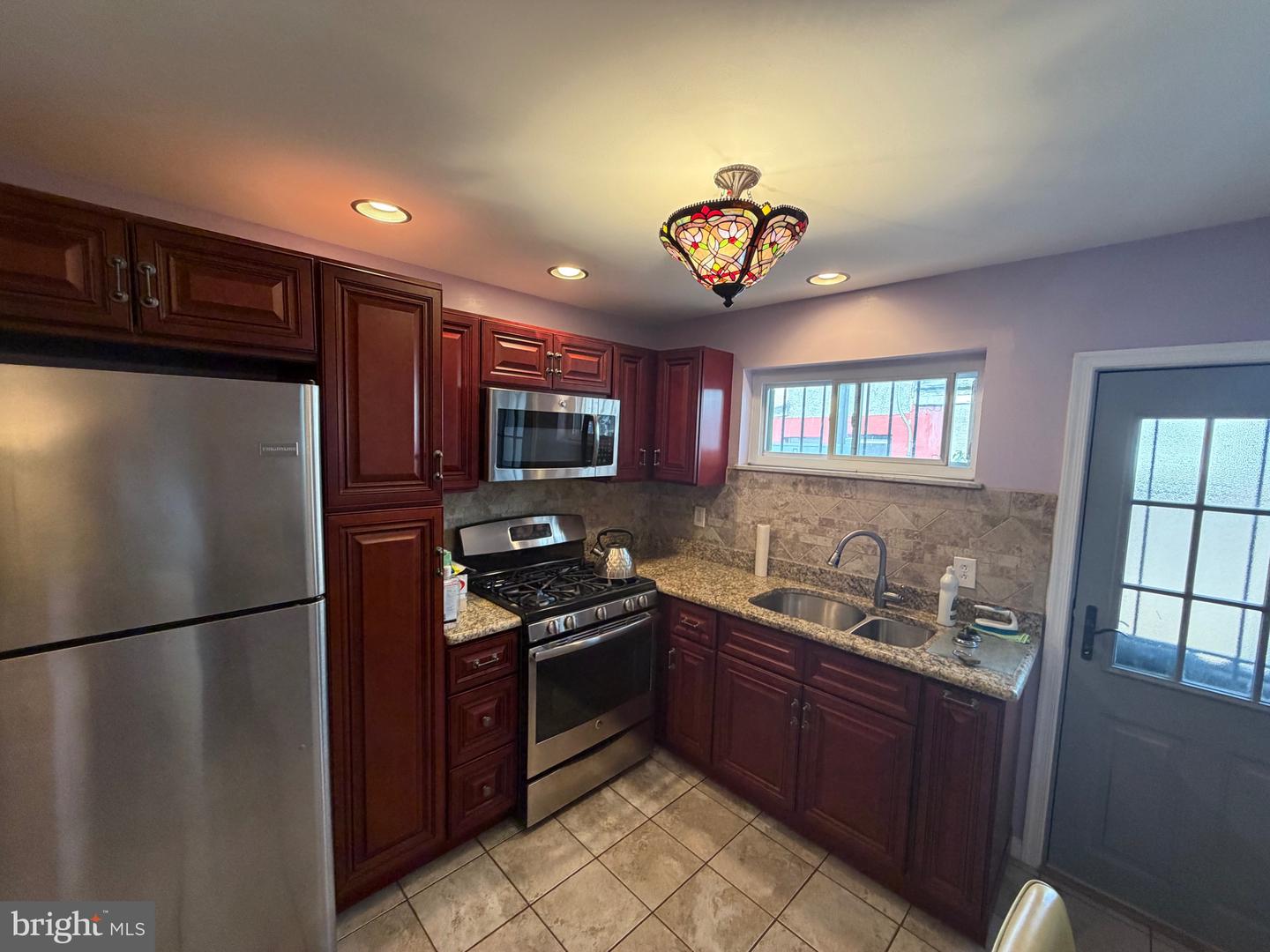 2049 S Beechwood St Property Photo 7