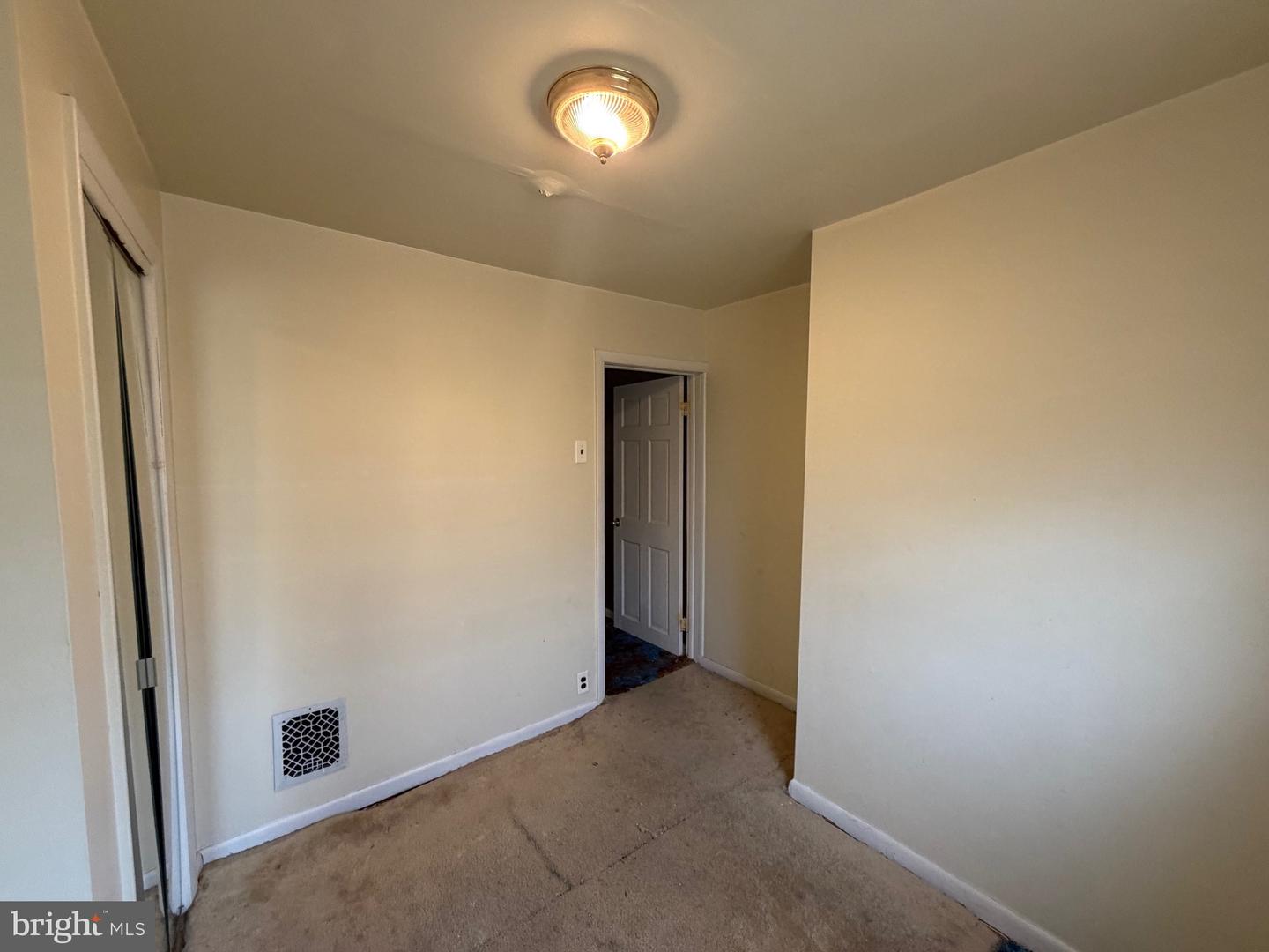 2049 S Beechwood St Property Photo 9