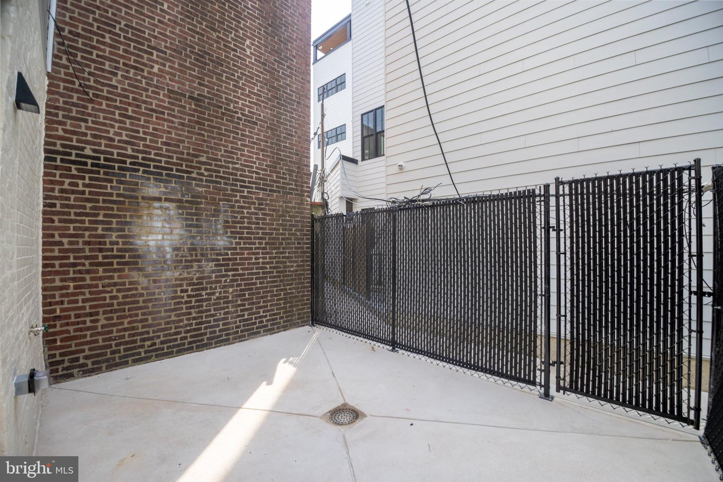 1908 E Passyunk Ave Property Photo 8