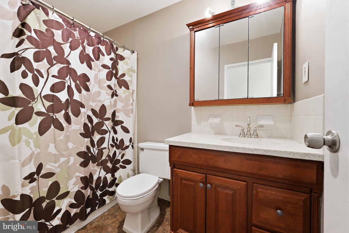 55204 Delaire Landing Rd #204 Property Photo 17