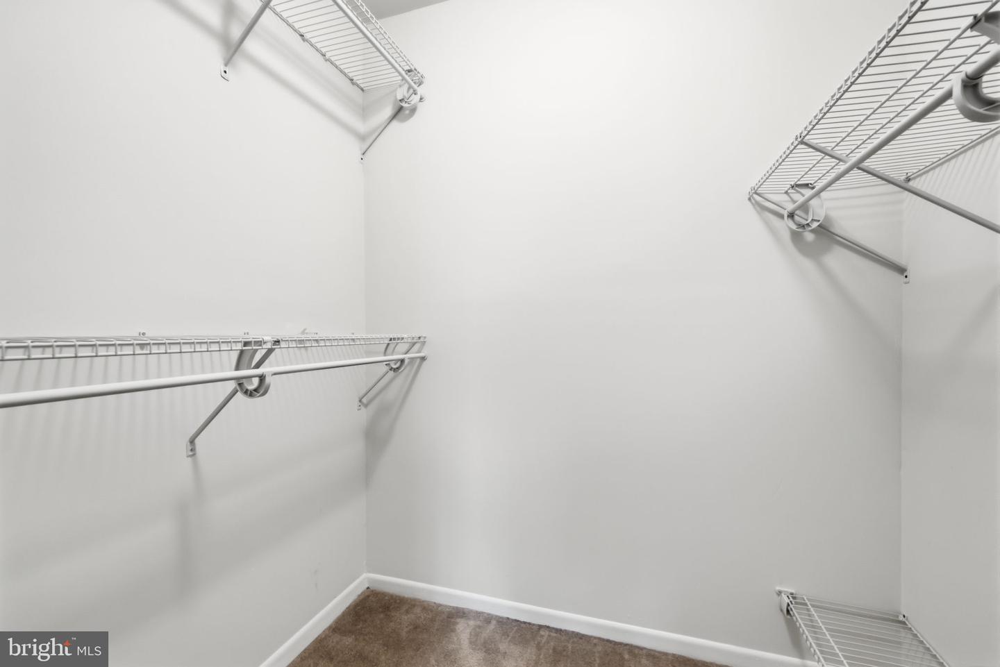 55204 Delaire Landing Rd #204 Property Photo 21