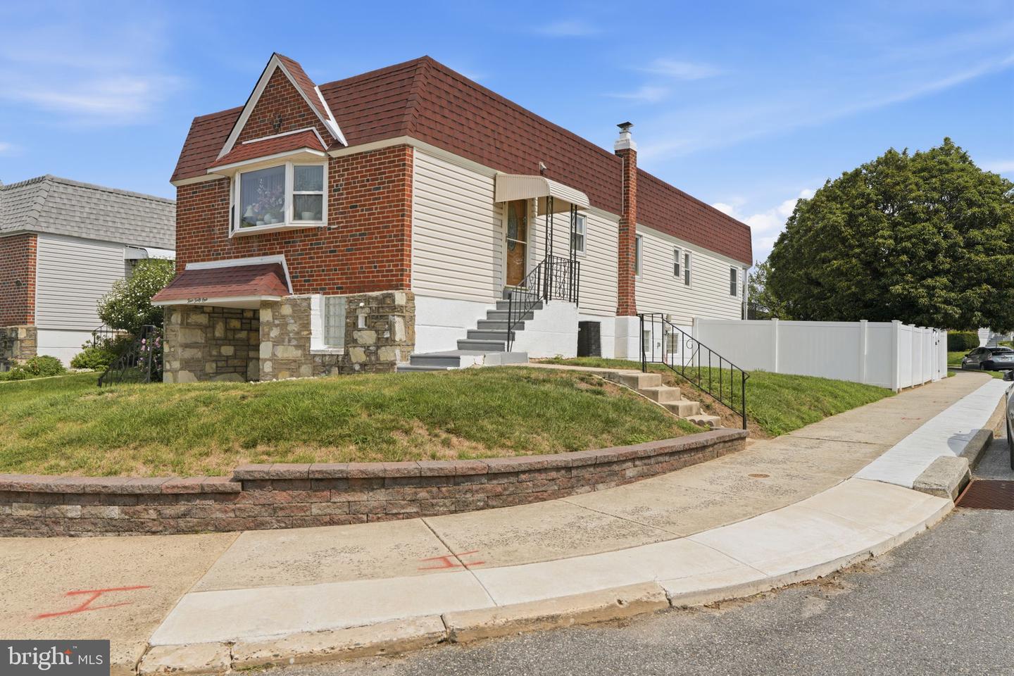 441 REGINA ST