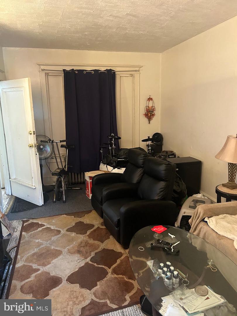 6532 Limekiln Pike Property Photo 4