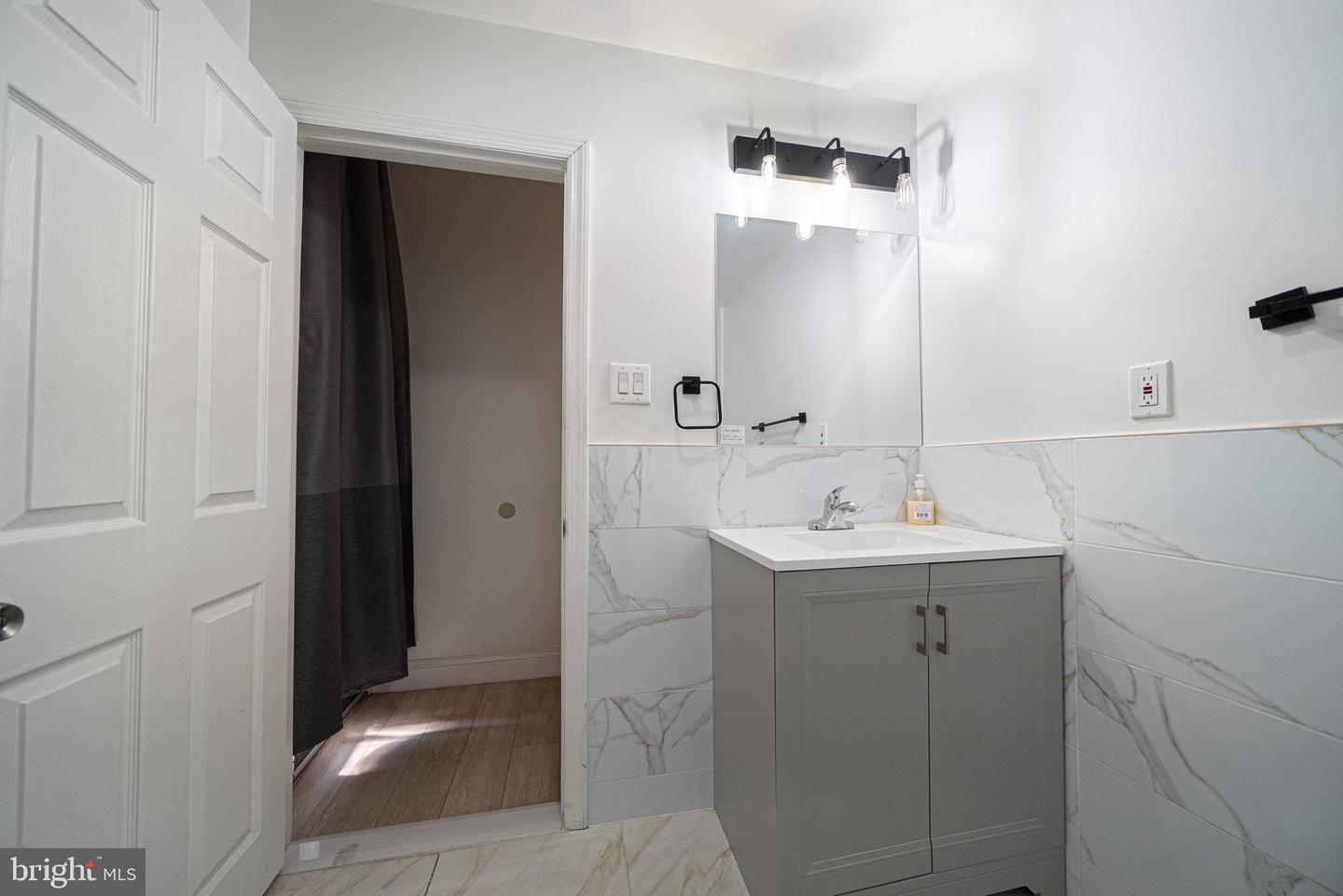 1209 S Broad St Property Photo 8
