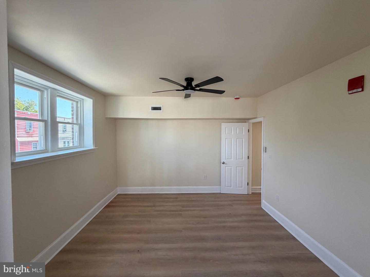 1651 W Grange Ave Property Photo 10