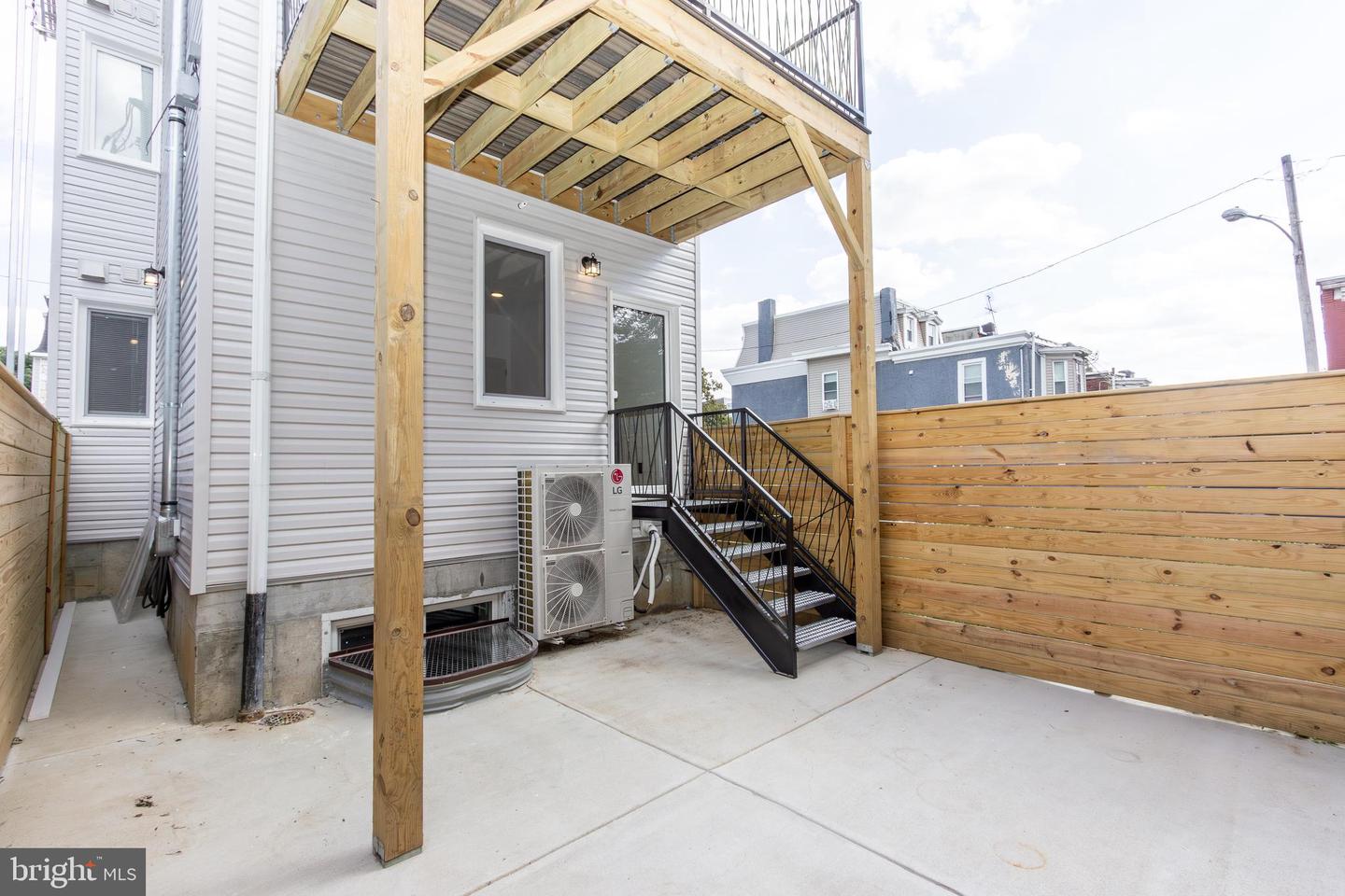 664 N Union St #1 Property Photo 19