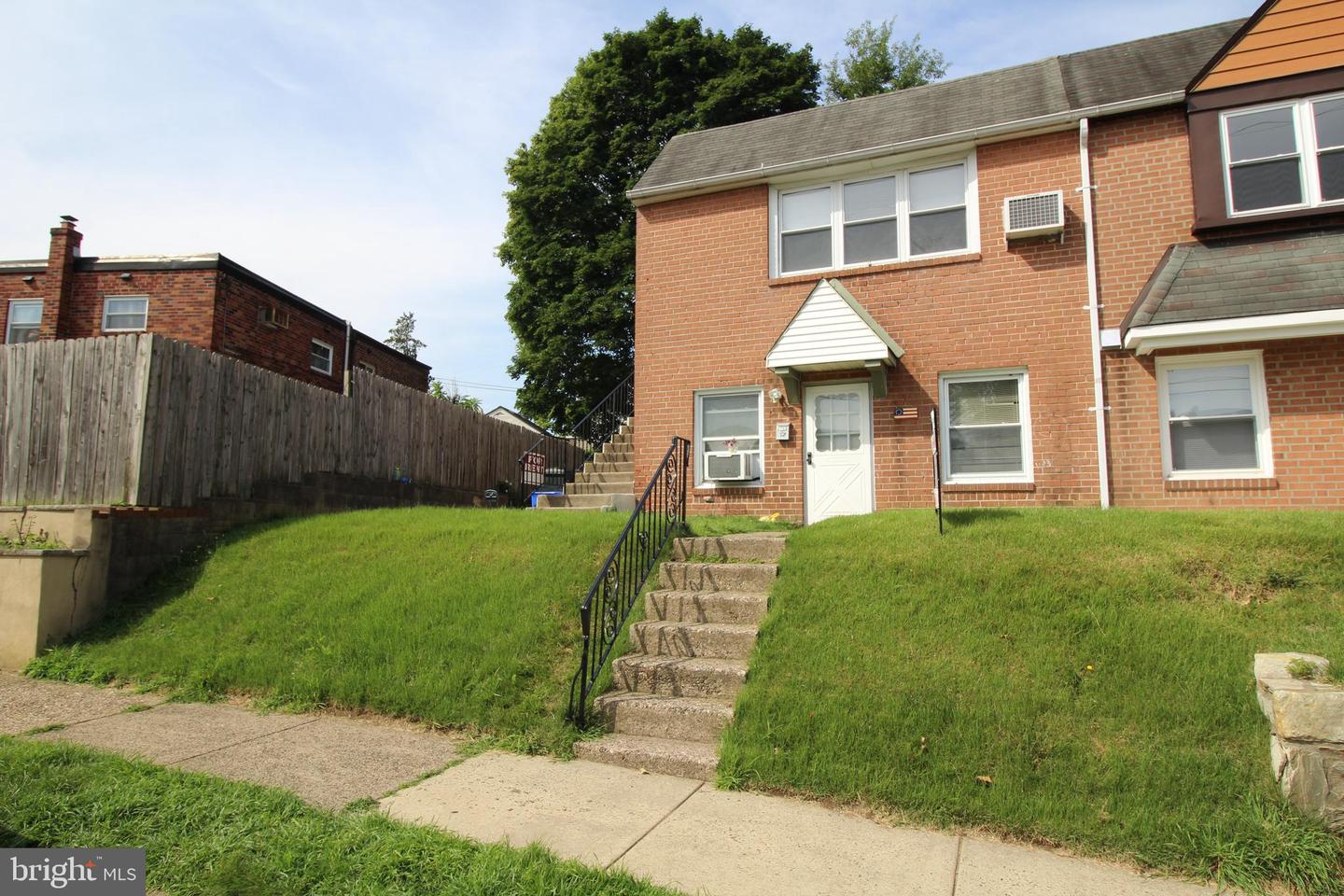 8208 ROCKWELL AVE Property Photo 1