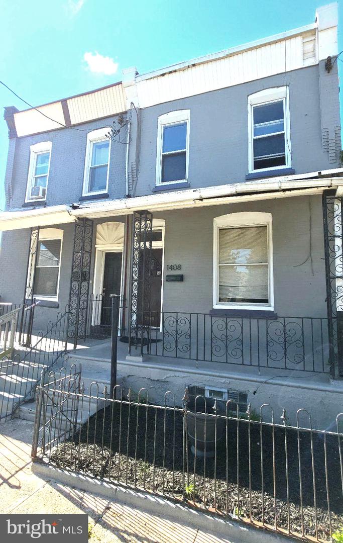 1408 W Clearfield St Property Photo 2