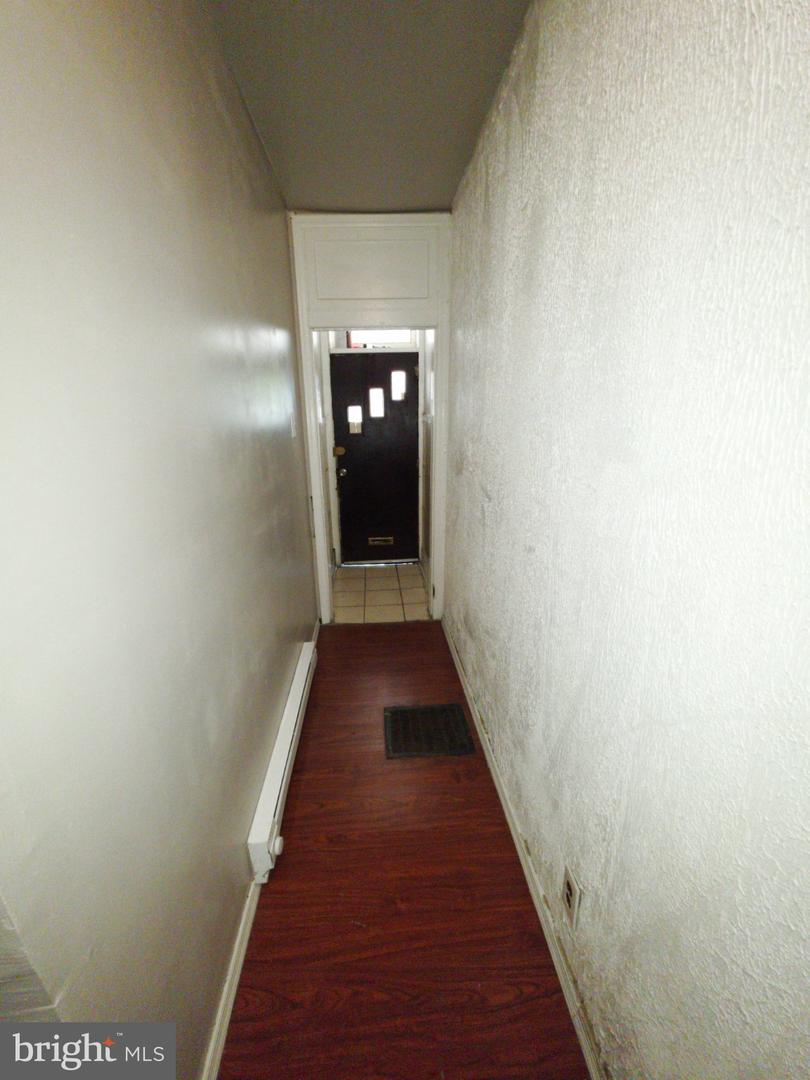1408 W Clearfield St Property Photo 6