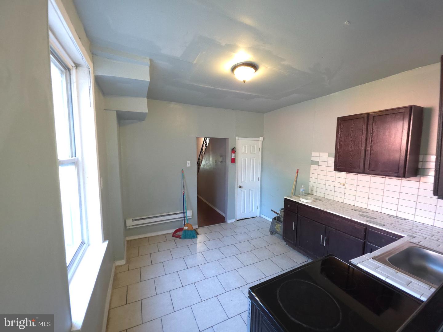 1408 W Clearfield St Property Photo 10