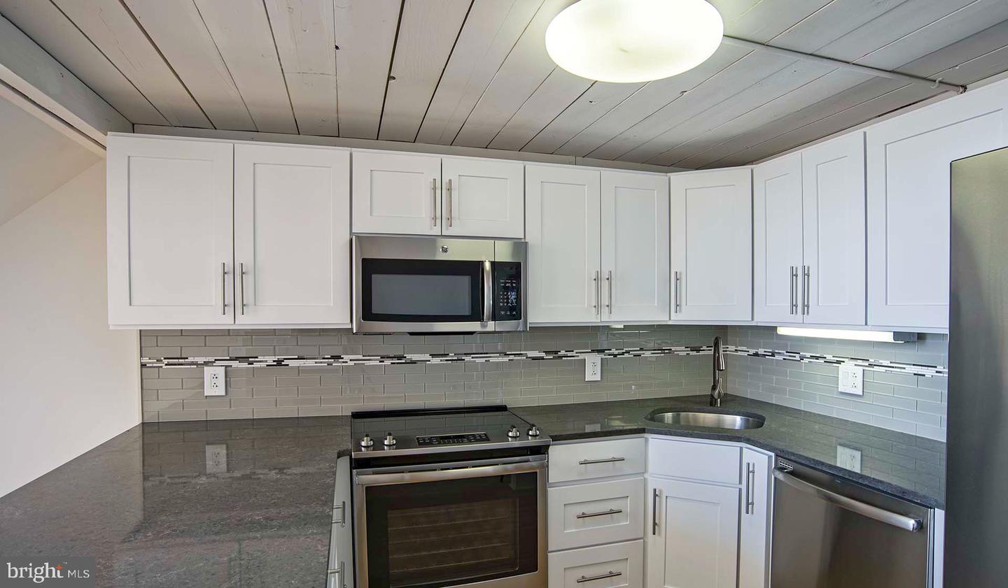 2300 Walnut St #230 Property Photo 23