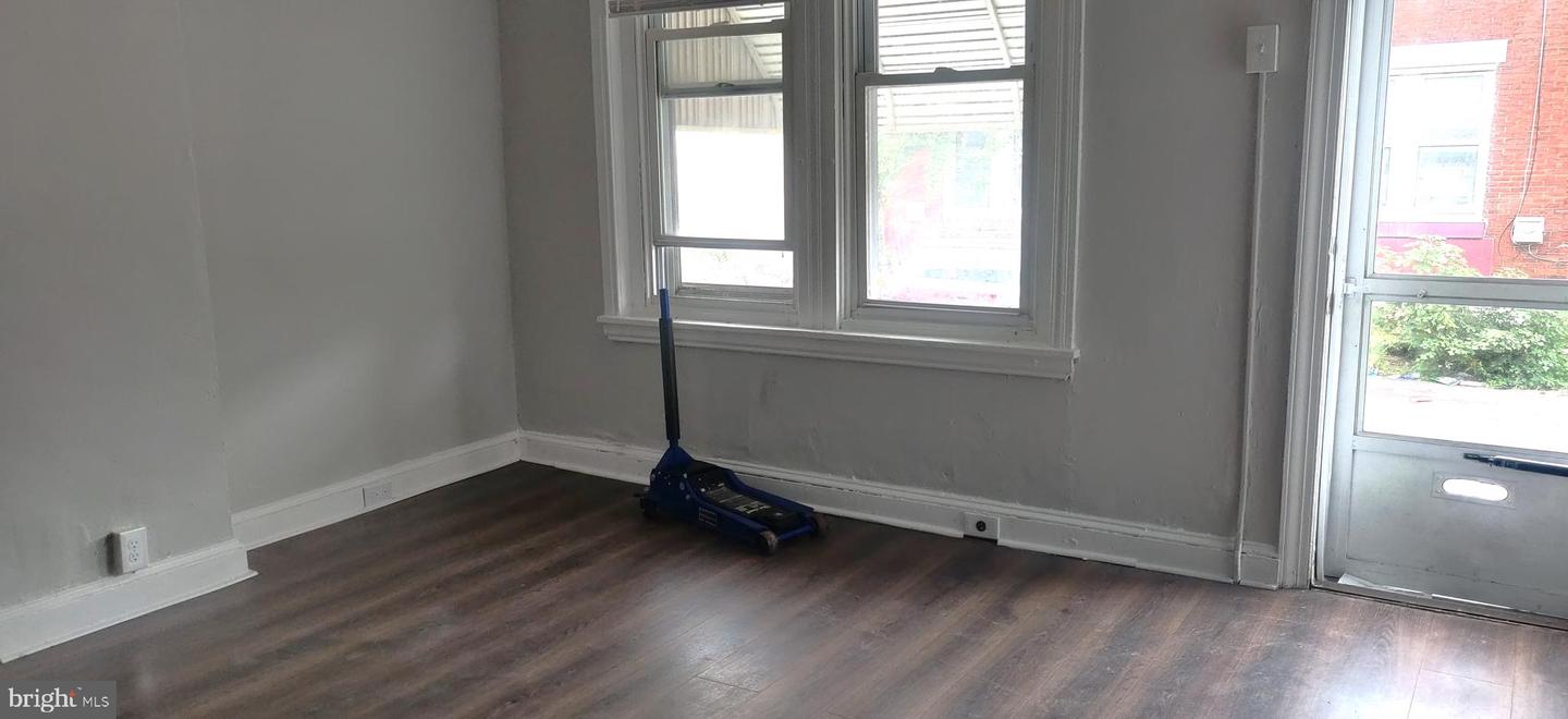 5612 Utah St Property Photo 6