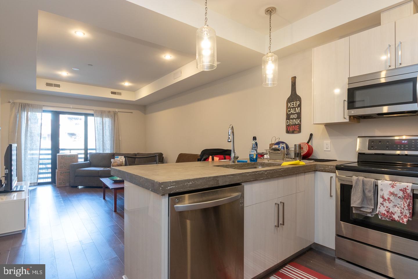 938 NEW MARKET STREET #204 Property Photo 1