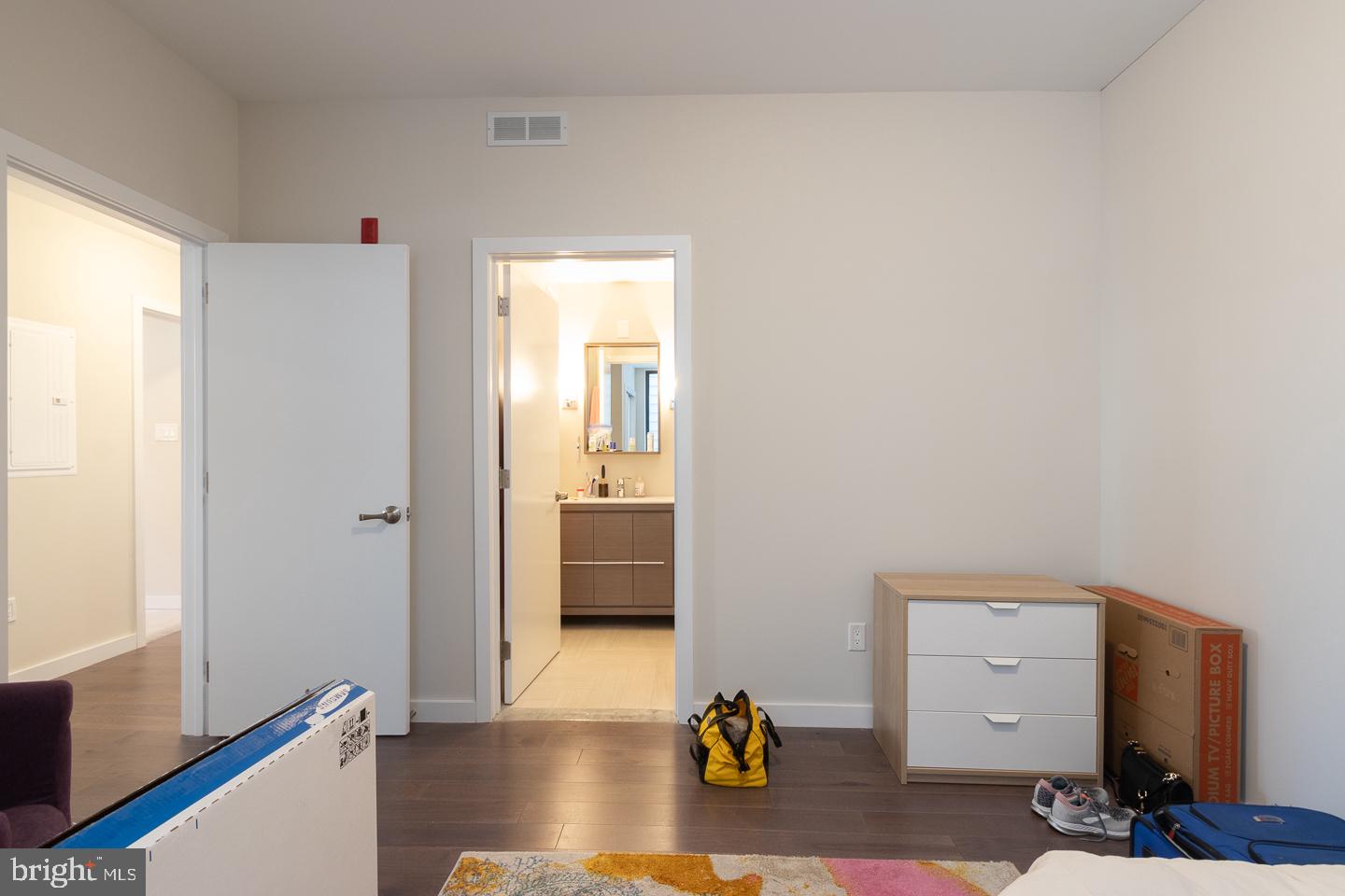938 New Market Street #204 Property Photo 11