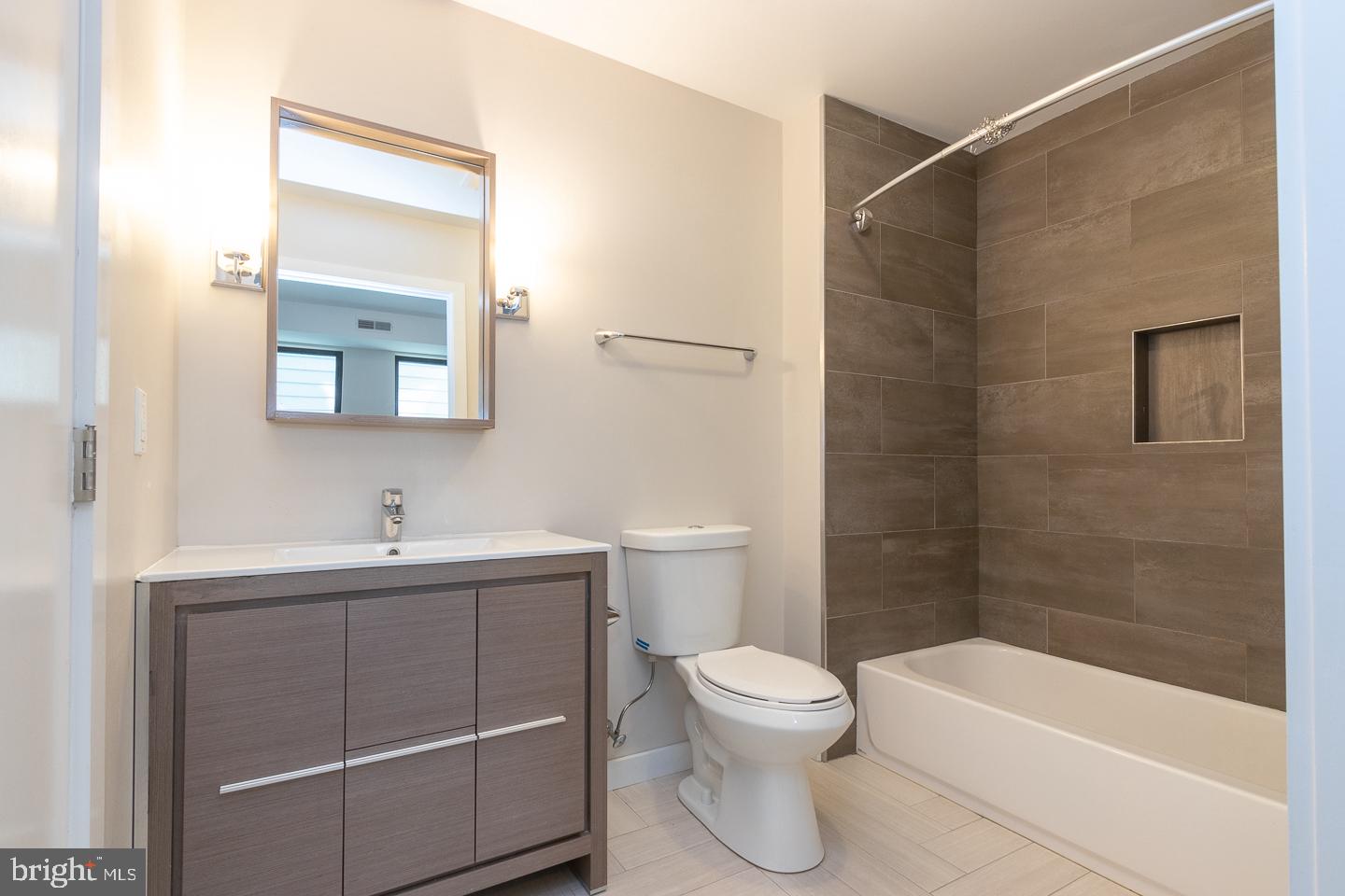 938 New Market Street #204 Property Photo 15