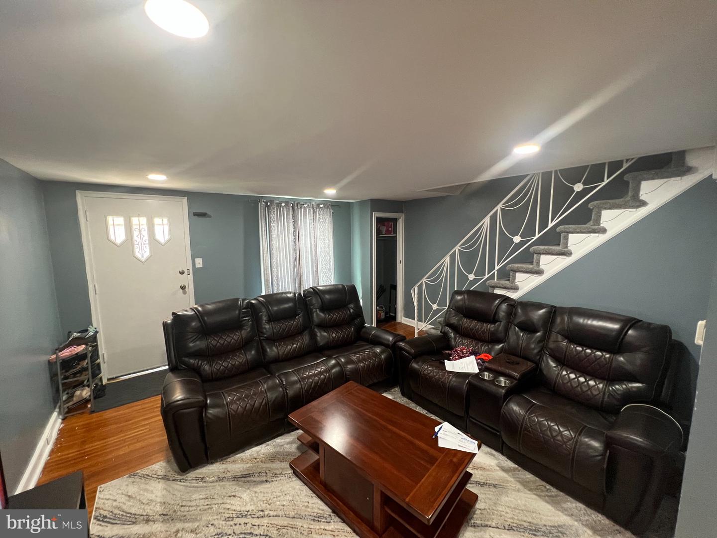 5445 Marsden St Property Photo 6