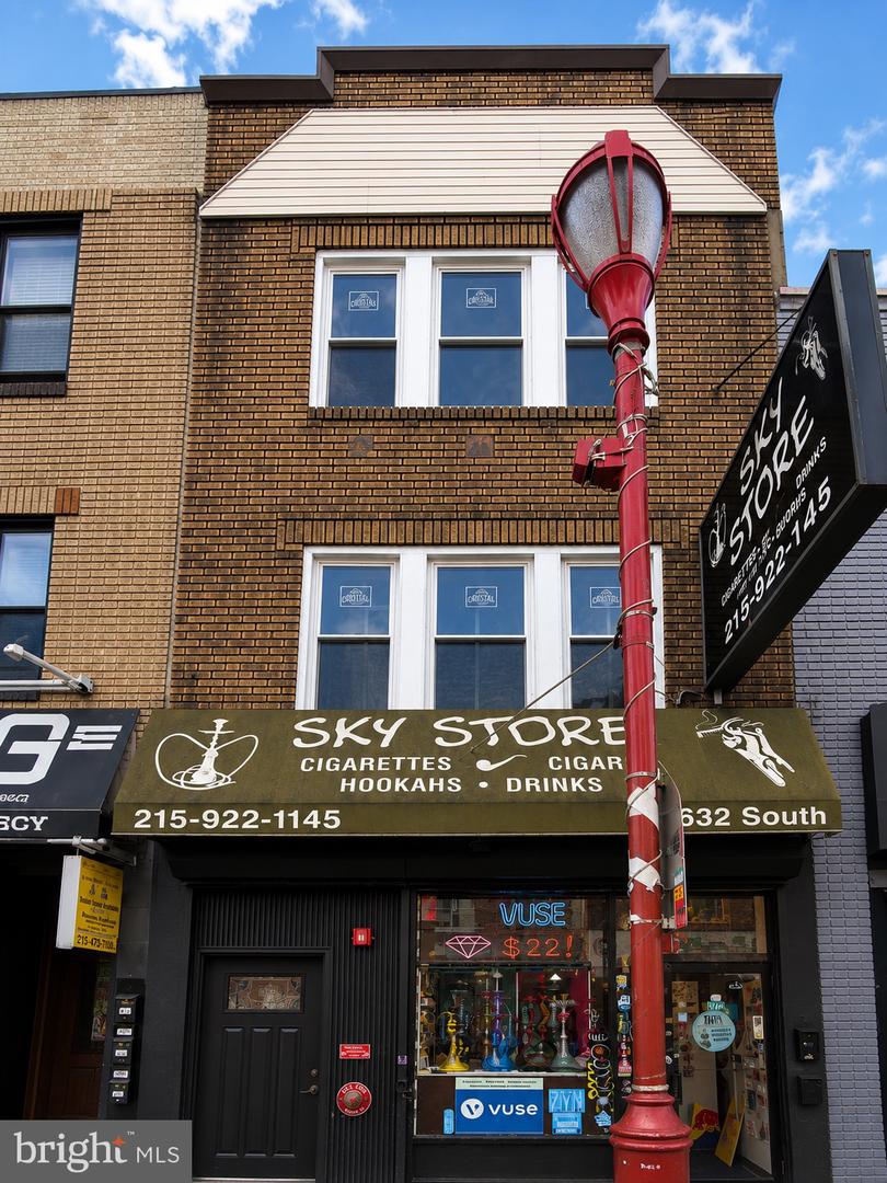 632 South St #apt 1 Property Photo 1