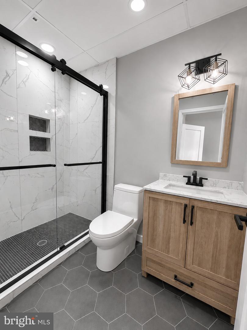 632 South St #apt 1 Property Photo 6