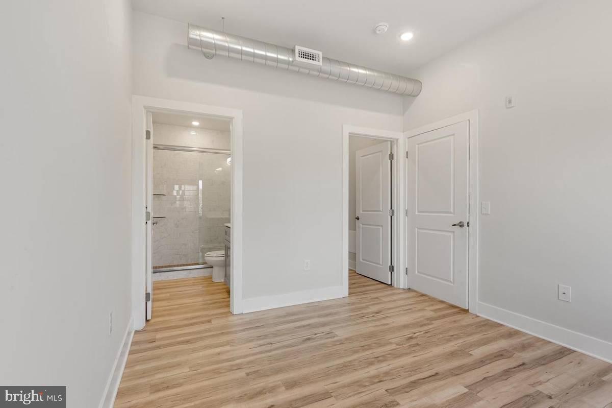 2440 Kensington Ave #102 Property Photo 10