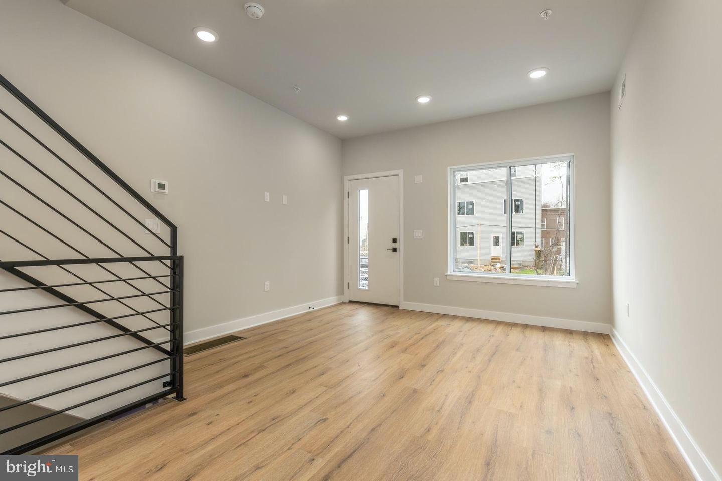 2121 Bellmore St Property Photo 4