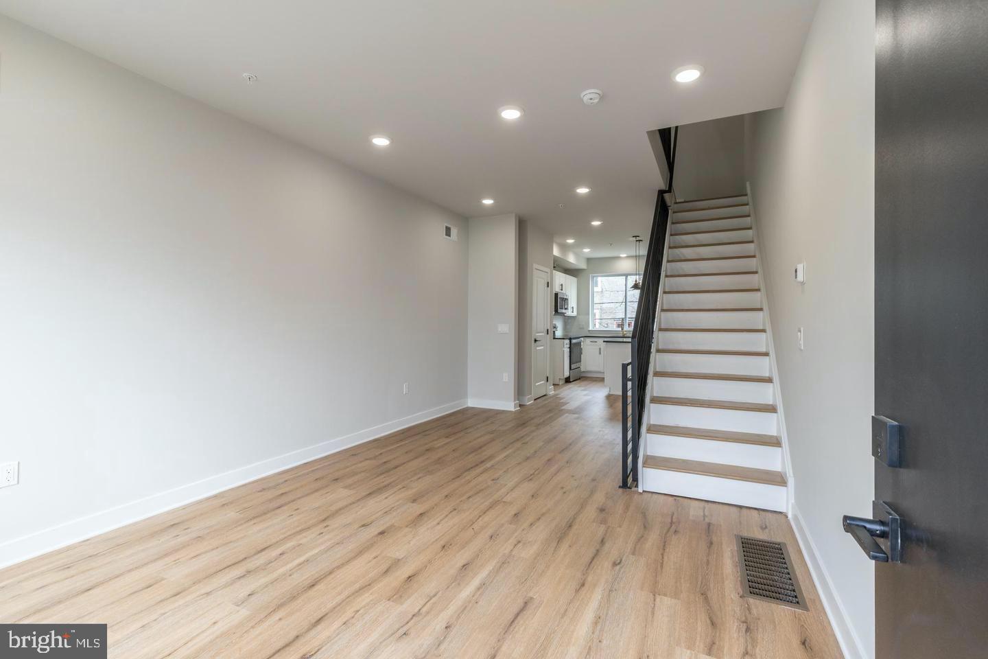 2121 Bellmore St Property Photo 5