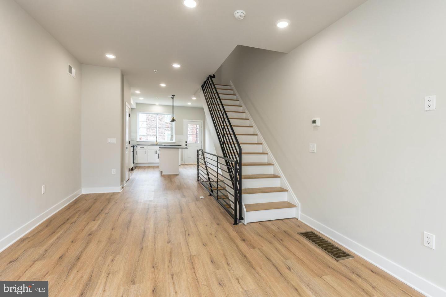 2121 Bellmore St Property Photo 6