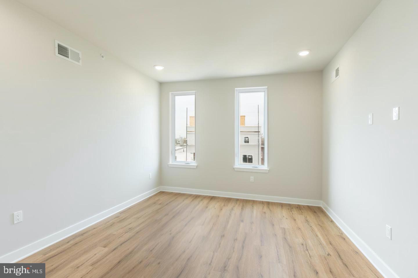 2121 Bellmore St Property Photo 7
