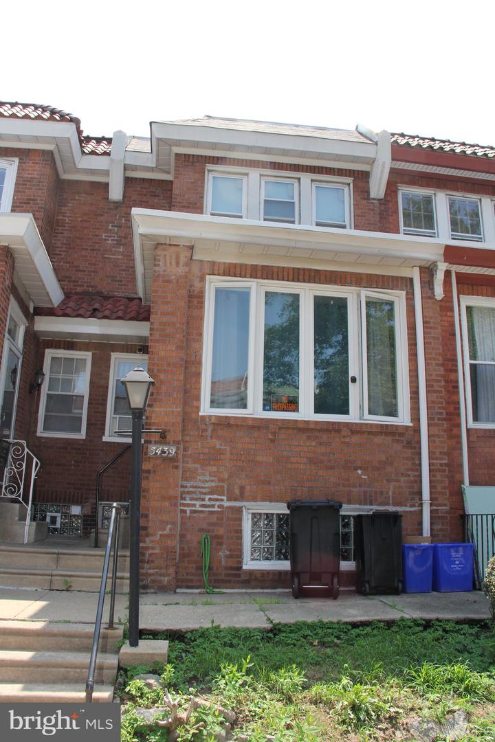 5439 Oakland St Property Photo 3
