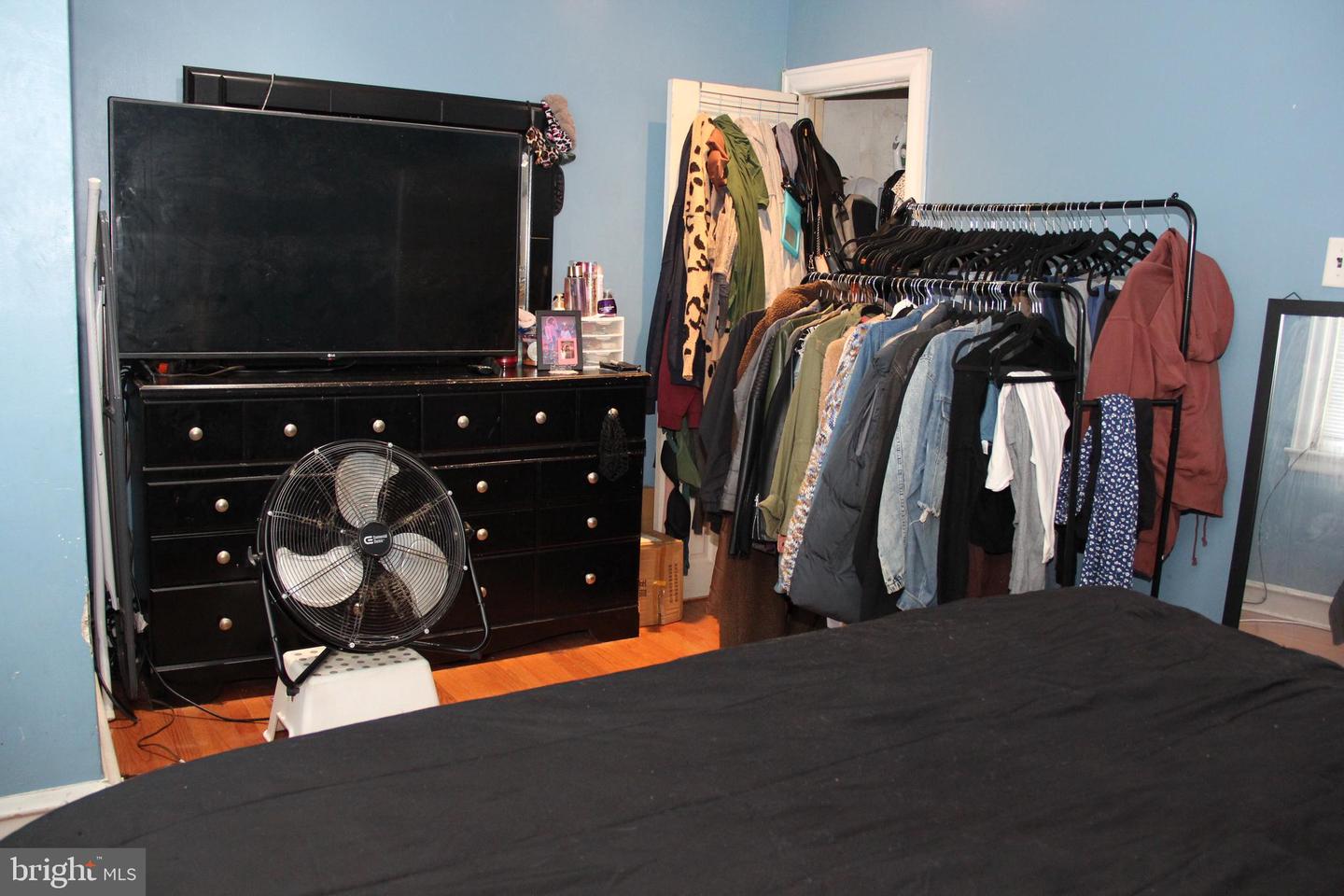 5439 Oakland St Property Photo 11