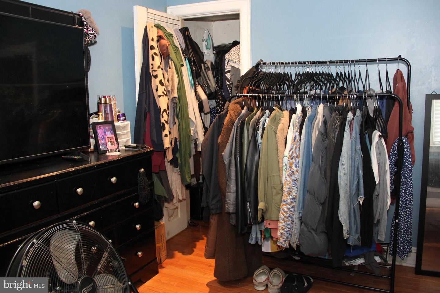5439 Oakland St Property Photo 12