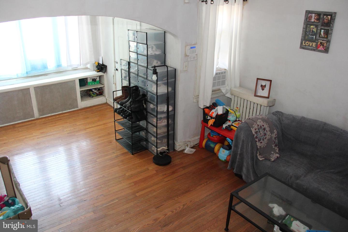5439 Oakland St Property Photo 16